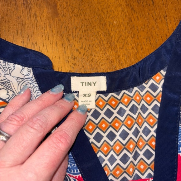 Anthropologie Patterned V-Neck Women Top size xs - Picture 4 of 5